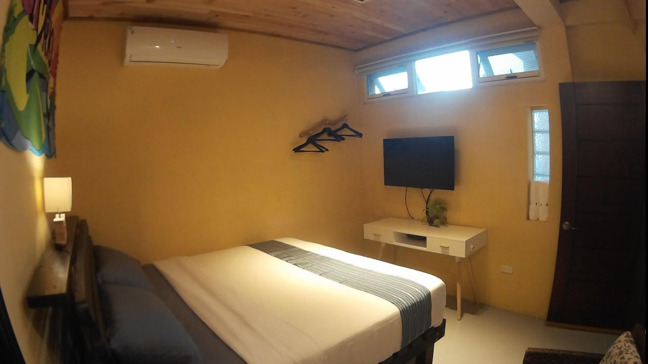 On Board Hostel Manzhou Eksteriør bilde