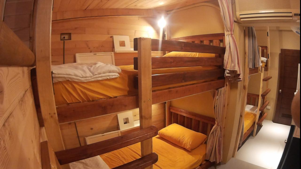 On Board Hostel Manzhou Eksteriør bilde