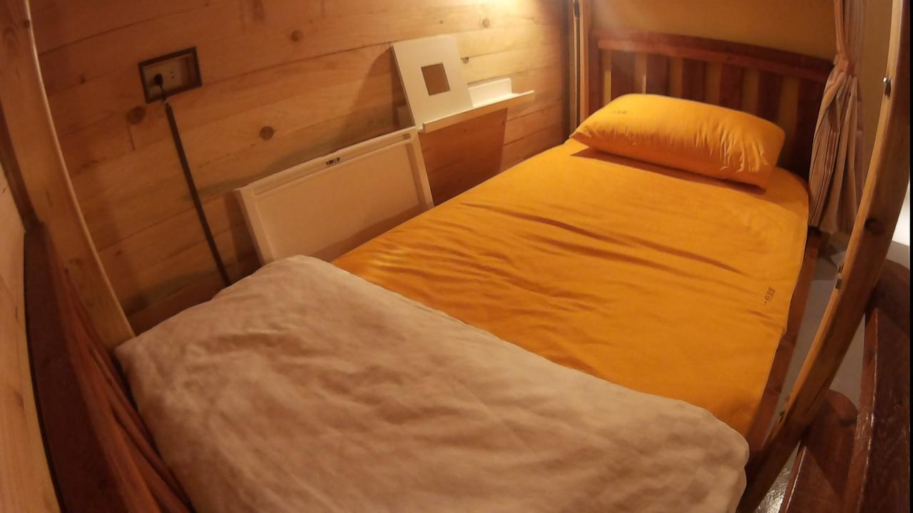 On Board Hostel Manzhou Eksteriør bilde